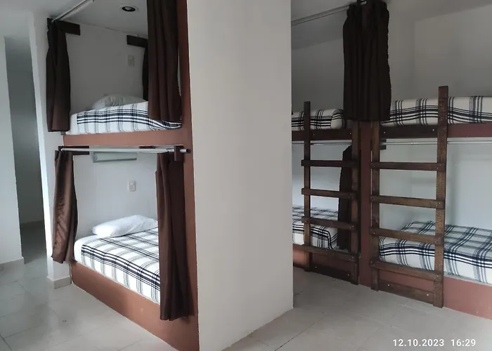 The All Inclusive Hostel - Food, Drinks And Transportation To The Beach And Cenotes